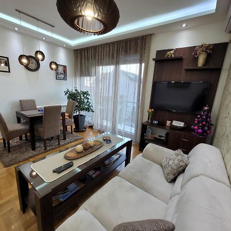 Apartment Iris Belgrado Exterior foto