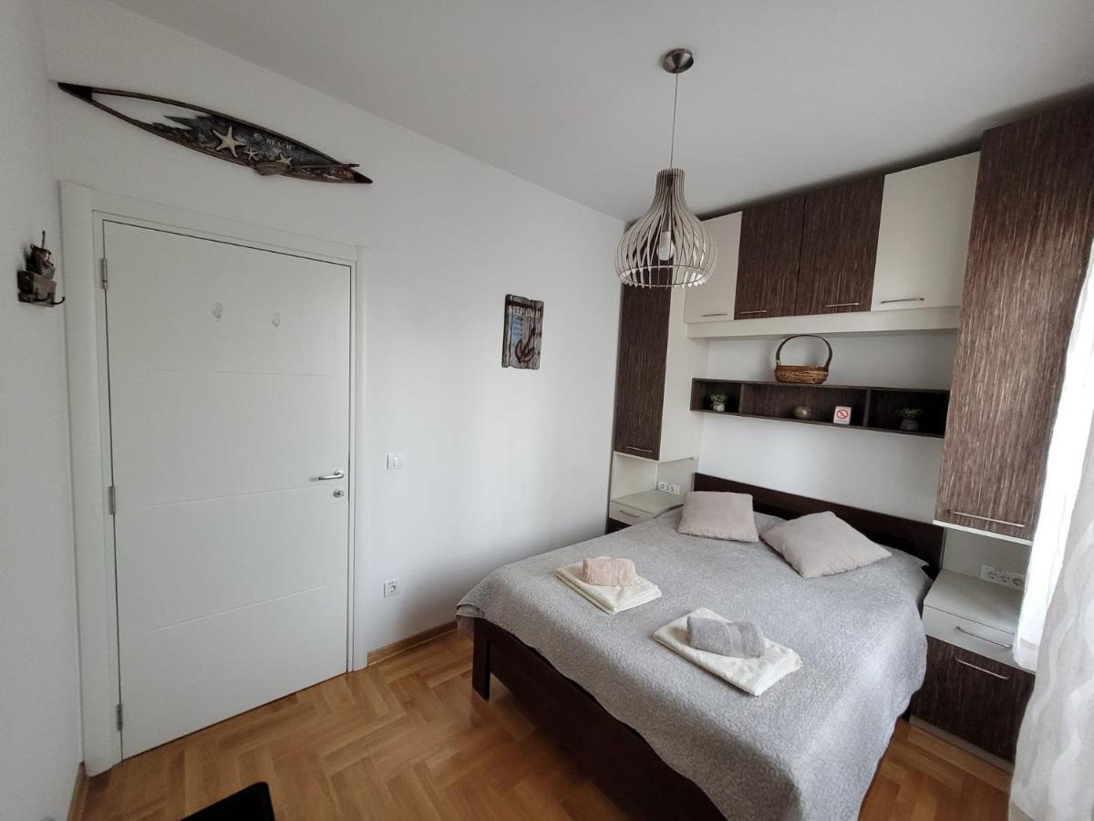 Apartment Iris Belgrado Exterior foto