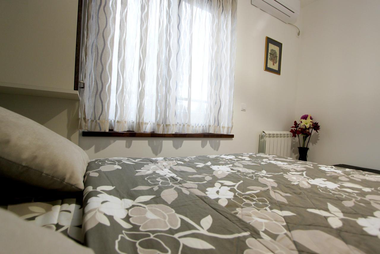 Apartment Iris Belgrado Exterior foto