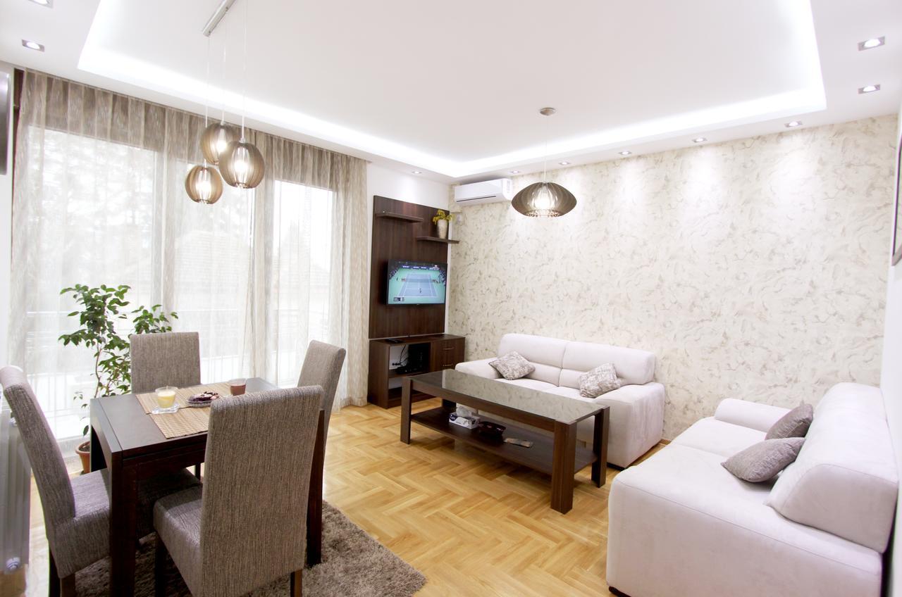 Apartment Iris Belgrado Exterior foto
